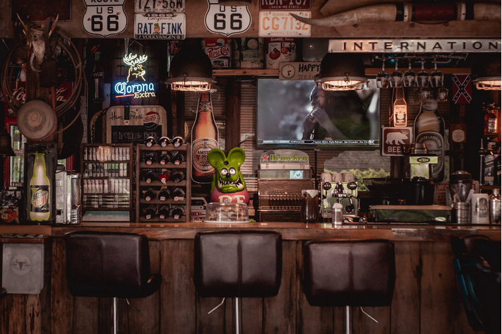 bar