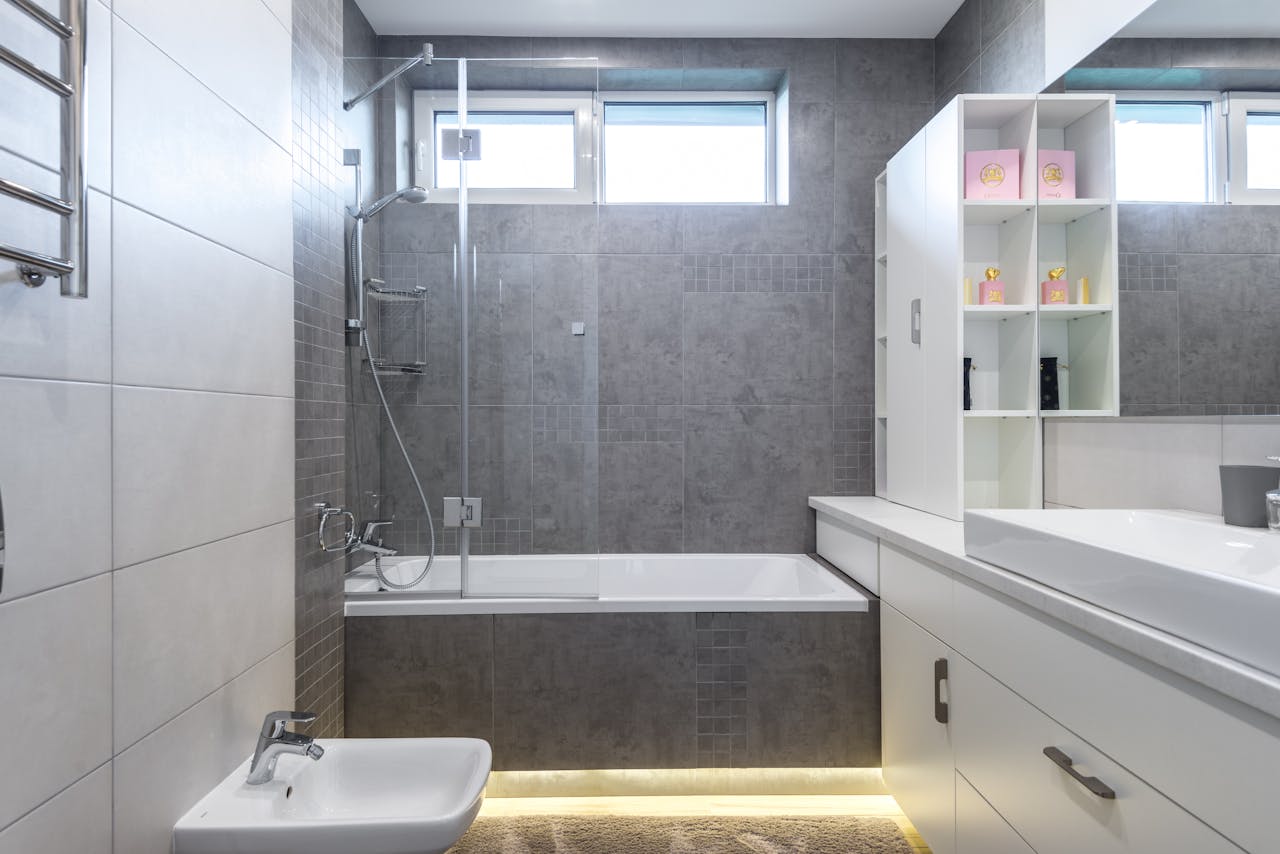 bathroom 